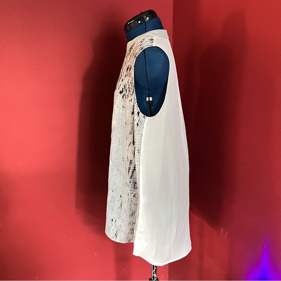 Neiman Marcus Snakeskin Print Top - Picture 7 of 12